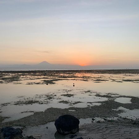 Отель Gili Davidoff Skyline Гили Траванган Экстерьер фото