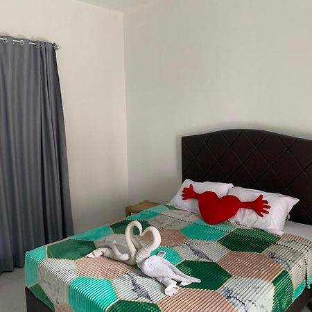 Отель Gili Davidoff Skyline Гили Траванган Экстерьер фото