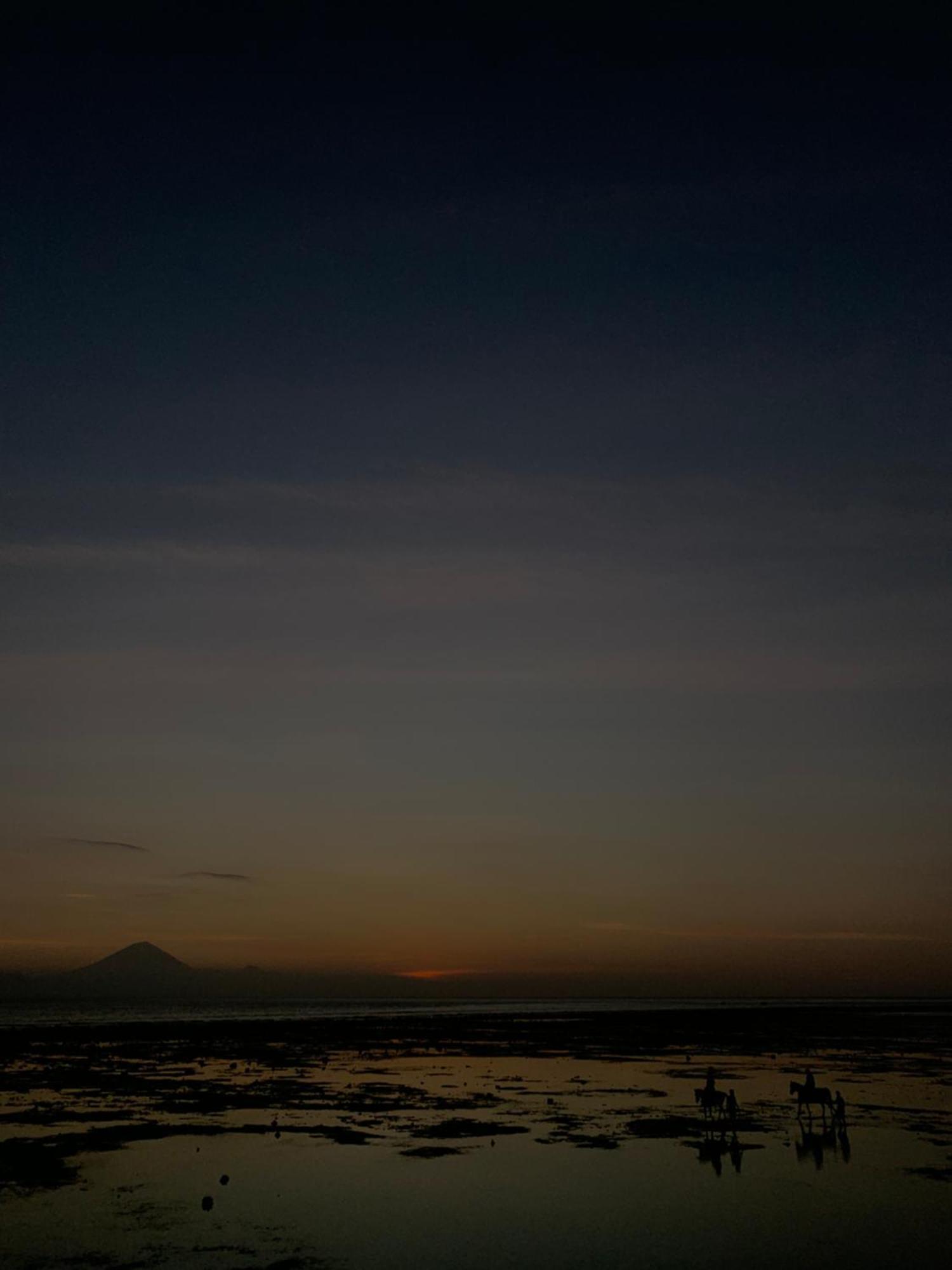Отель Gili Davidoff Skyline Гили Траванган Экстерьер фото