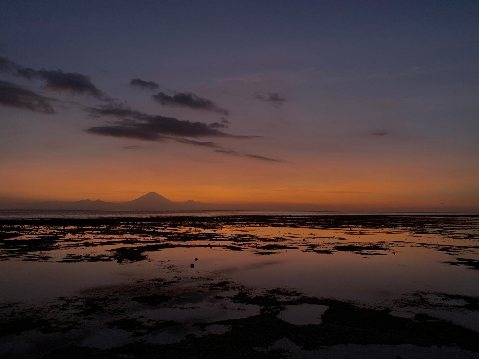 Отель Gili Davidoff Skyline Гили Траванган Экстерьер фото