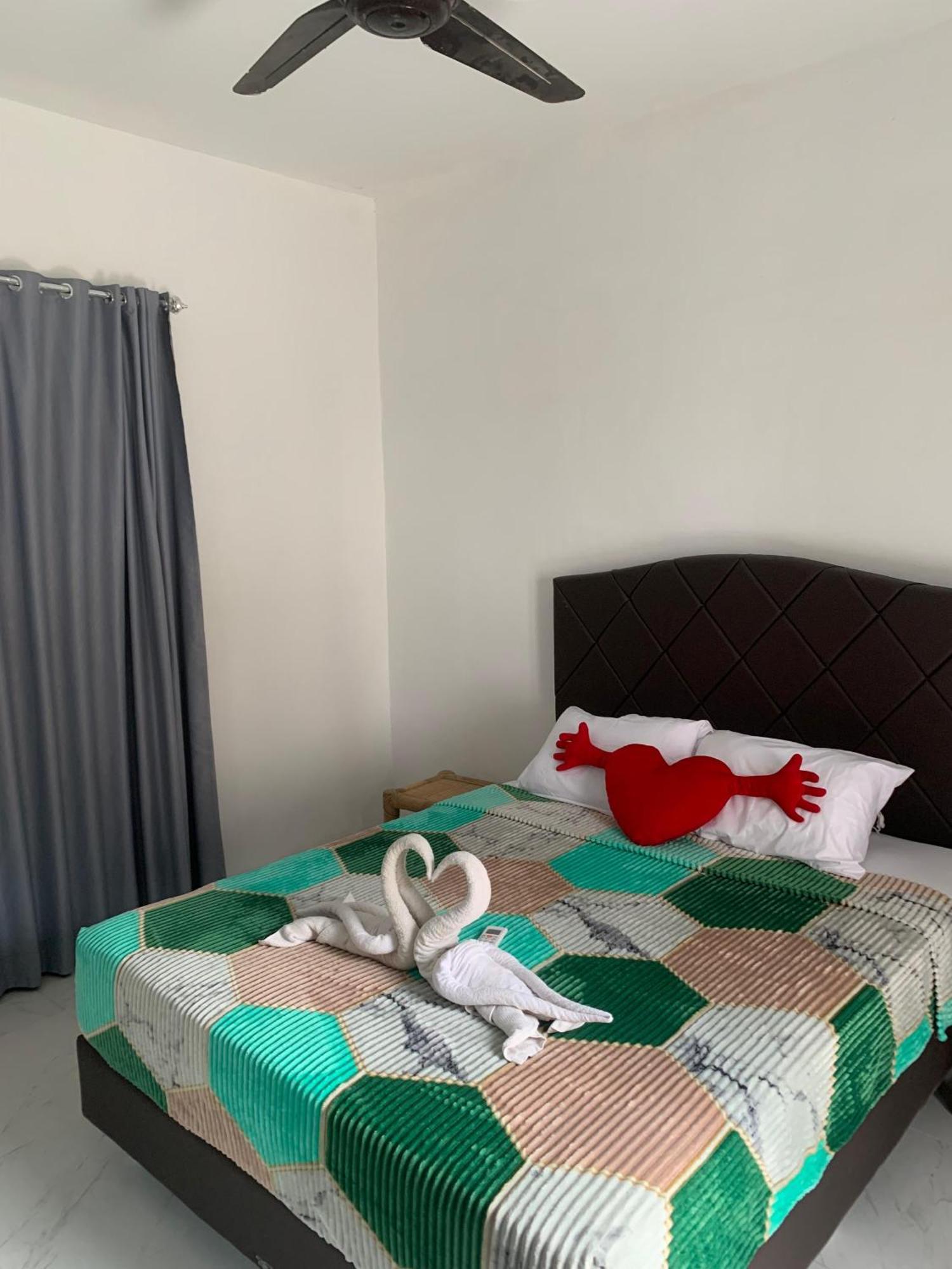 Отель Gili Davidoff Skyline Гили Траванган Экстерьер фото