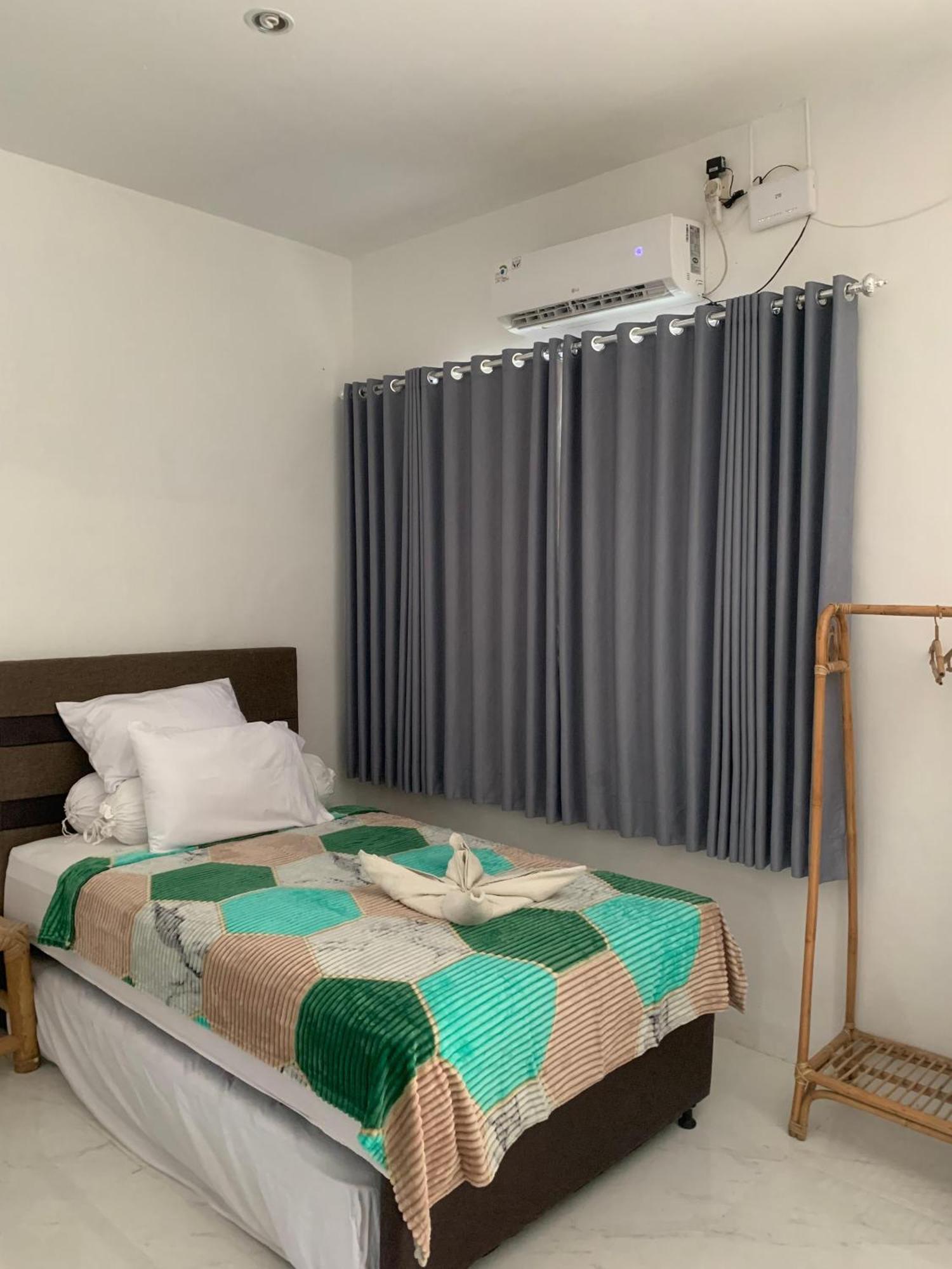 Отель Gili Davidoff Skyline Гили Траванган Экстерьер фото